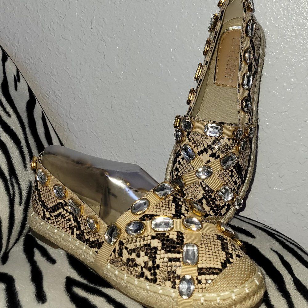 CAPE ROBBIN BURMA SHOES SNAKE W/STONES SIZE 8